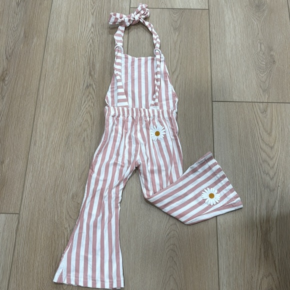 Toddler Groovy Daisy Halter Bellbottom outfit - Picture 4 of 4